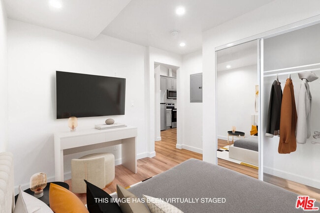 Photo - 8326 Beckford Ave