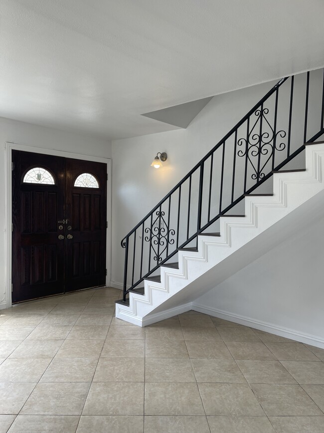 Photo - 321 N Marguerita Ave Condo Unit A