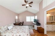 Photo - 4952 Bishop St