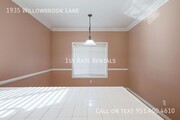 Photo - 1935 Willowbrook Ln