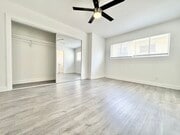 Photo - 5311 Hermitage Ave.