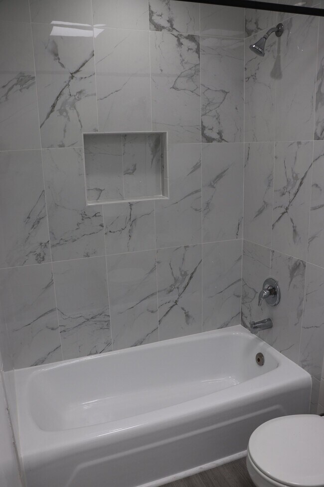 Photo - 6104 Costello Ave Unit Apt 4