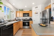 Photo - "Charming 3-Bed, 2-Bath Gem on Diamond St ... Apartment