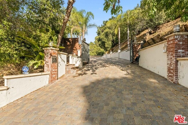 Photo - 3200 Oakley Dr