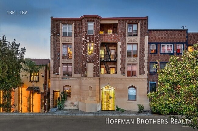 Building Photo - 2743 San Marino St