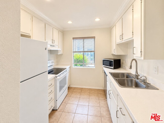 Photo - 7101 Summertime Ln Unit Suite 101
