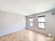 Photo - 372 Plateau Ave