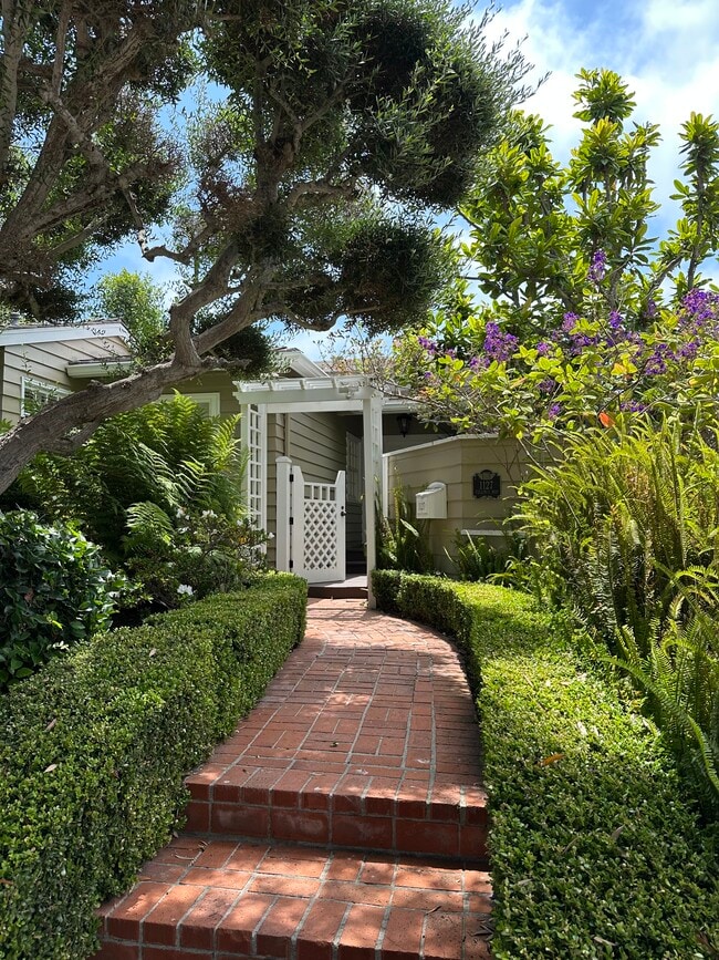 Photo - 1127 Virginia Way