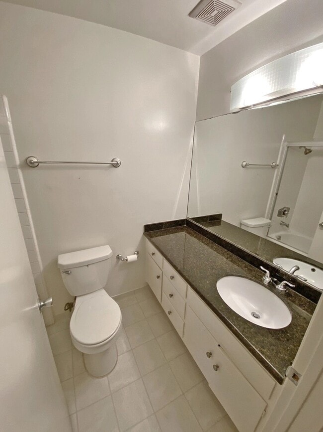 Photo - 11936 Darlington Ave Unit 201