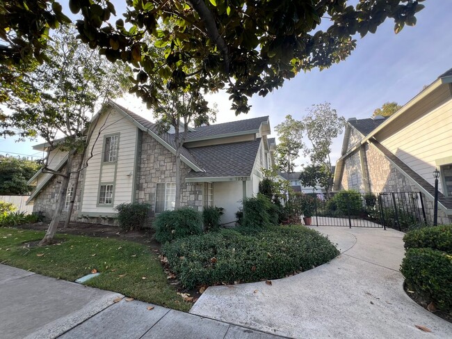 Photo - 1938 W Culver Ave Townhome