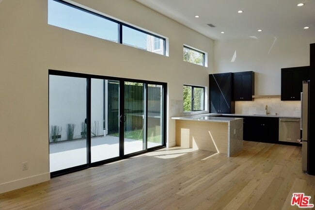 Photo - 2668 Greenfield Ave