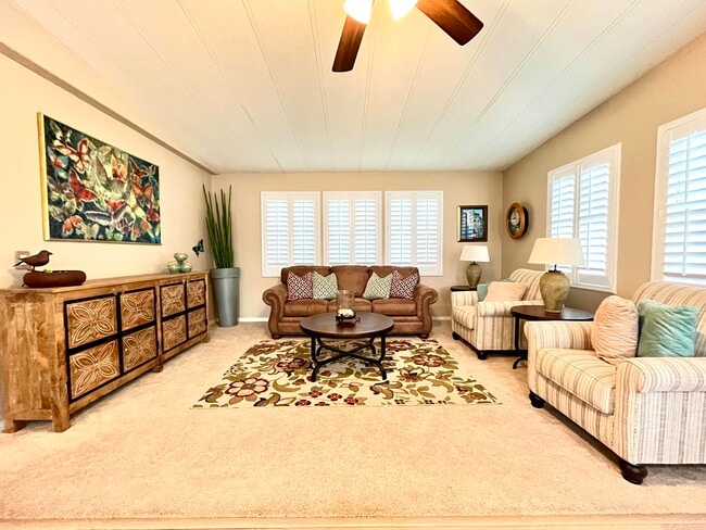 Building Photo - 39705 Manzanita Dr