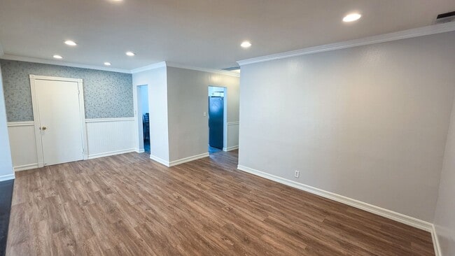 Photo - 5 Bed 3 Bath House With Amazing Salt Water Pool!