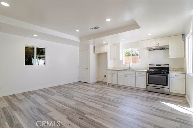 Photo - 11246 Saticoy St