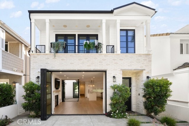 Building Photo - 616 Acacia Ave