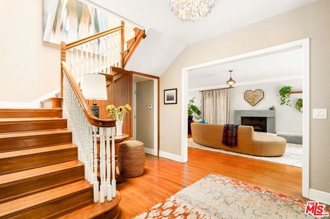 Photo - 2000 N Hobart Blvd