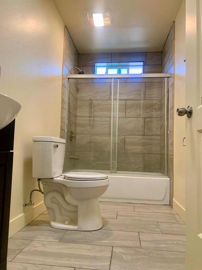 Photo - 4025 La Salle Ave