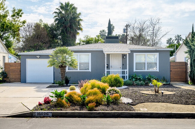 Photo - 16026 Valerio St