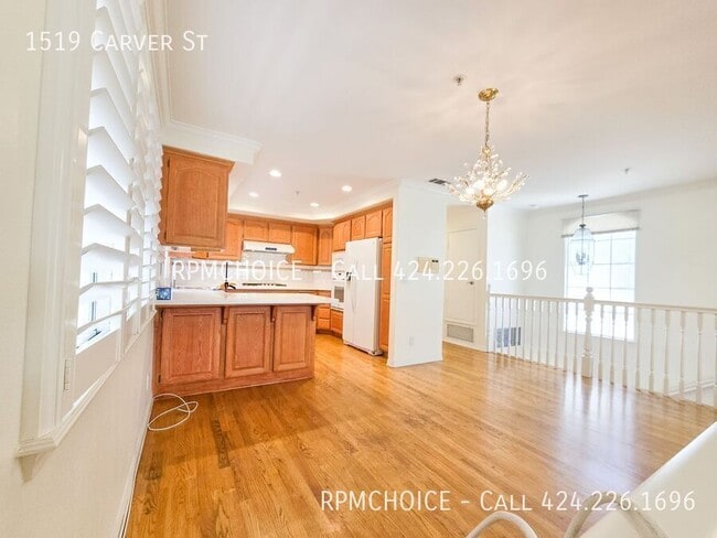 Photo - 1519 Carver St