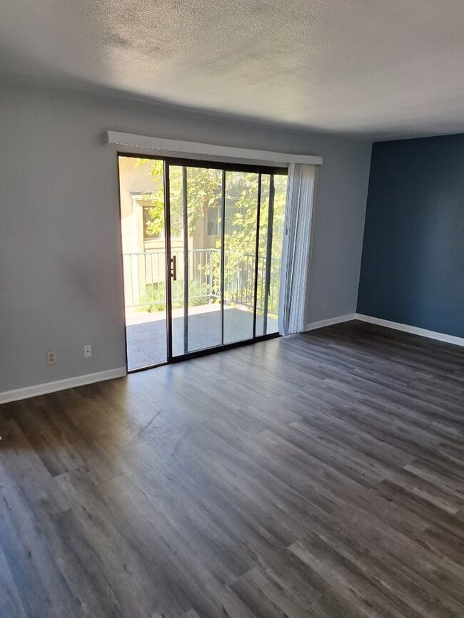 **Move in Special**, 2 Bed / 2 Bath in th... - **Move in Special**, 2 Bed / 2 Bath in th... Apartment Unit 59