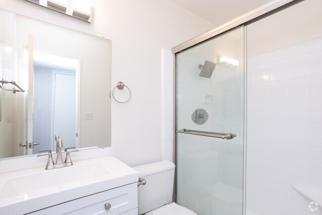 2BR, 2BA - 1050sqft - Canterbury Apartments