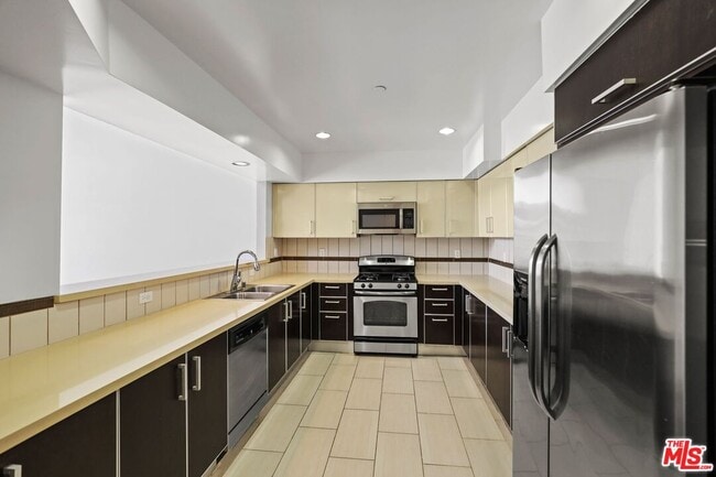 Photo - 11346 Iowa Ave Unit 104