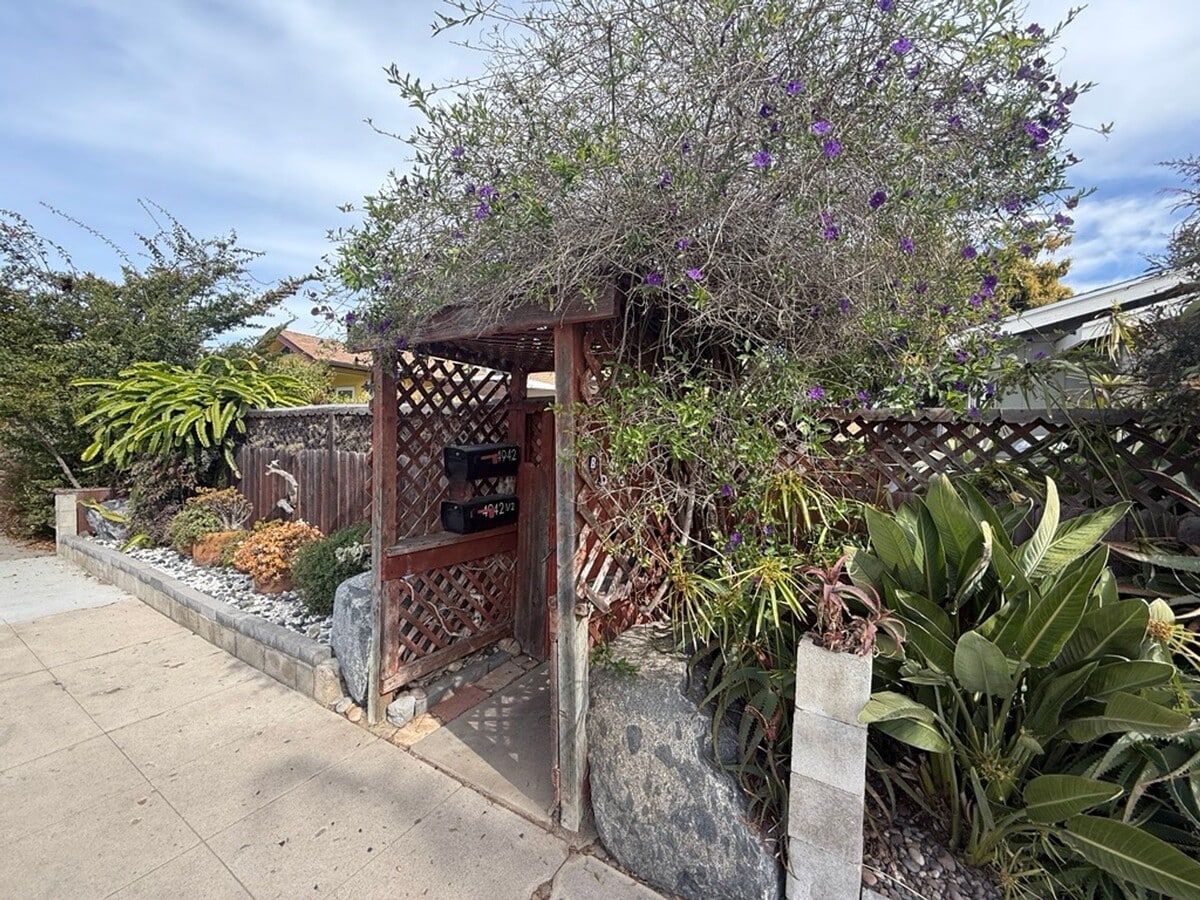 Coastal Living at its Finest: 2BD Ocean Beach Cottage! - Coastal Living at its Finest: 2BD Ocean Beach Cottage! Unit 4940 Brighton Ave