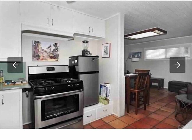 Photo - 110 W El Portal