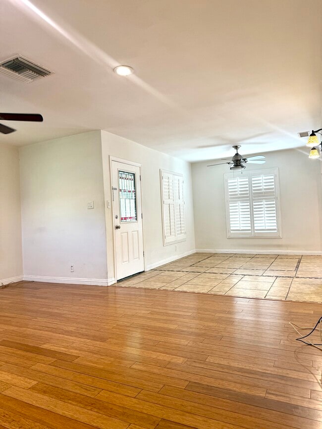 Photo - 6517 White Oak Ave