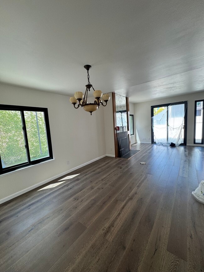 Living room - 1314 17th St Unit 8