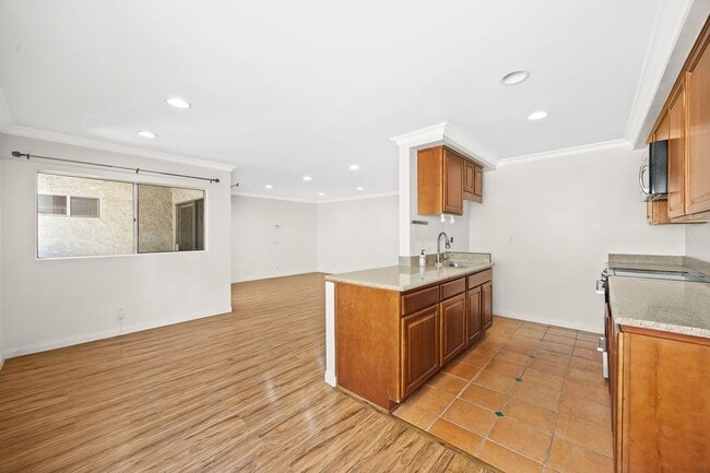 Photo - 1339 N Columbus Ave
