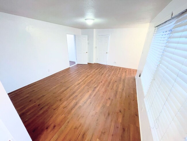 Photo - 3bd/1ba home in Rosewood. Huge backyard an...