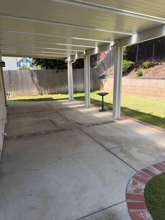 Photo - Sunny Ventura Home with 4 bed + 2.5 bath and 3 car garage