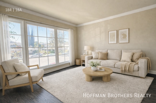 Building Photo - 5318 Radford Ave Unit 5