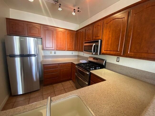 Building Photo - Beautiful 2 Bedroom 2 Bath Condo in the heart of Rancho San Diego!