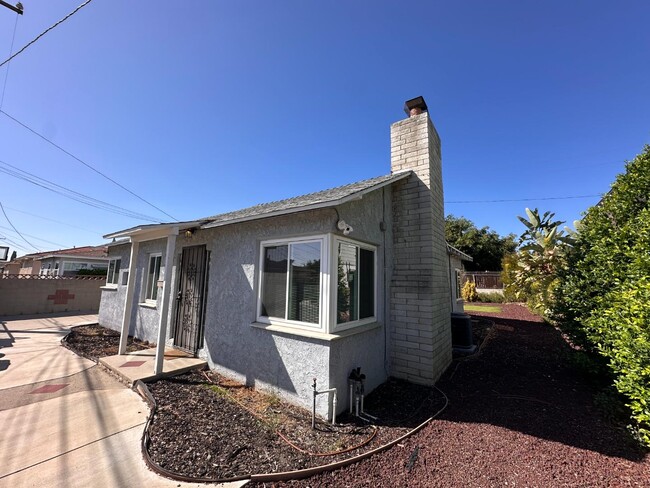 Photo - 445 1/2 E Puente St
