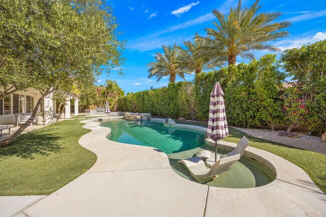 Photo - 49392 Hohokam River St