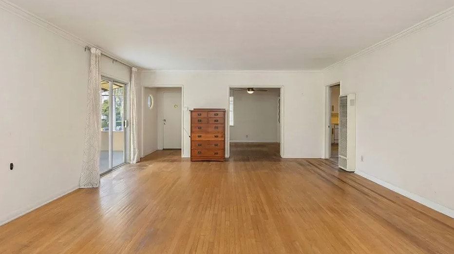 Photo - 3515 E 1st St