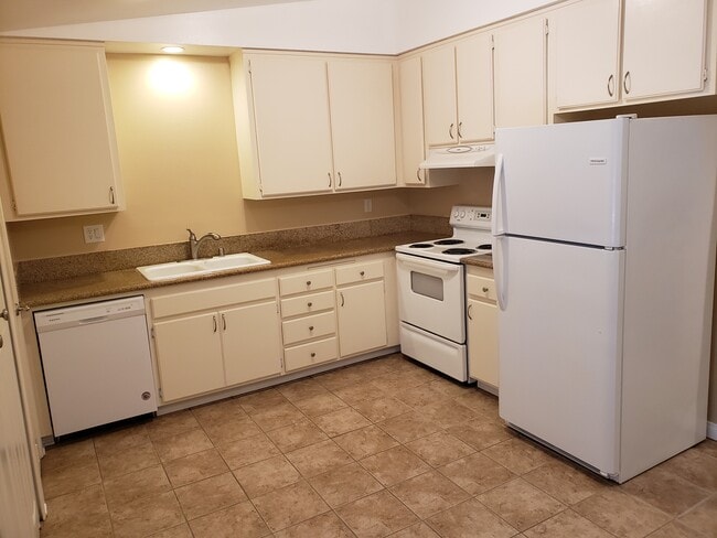 Kitchen - 26027 Serrano Ct Unit 26027