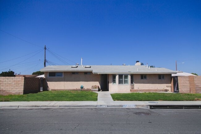 Photo - 9861 Pacific Ave