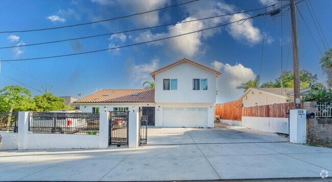 Building Photo - 330 Plaza De Benito Juarez Rental