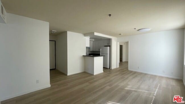 Building Photo - 420 S Harvard Blvd Unit 302