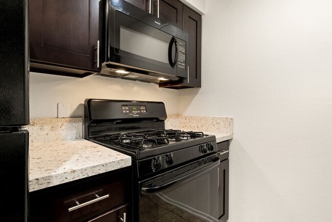 Photo - Topanga Terrace Apartments