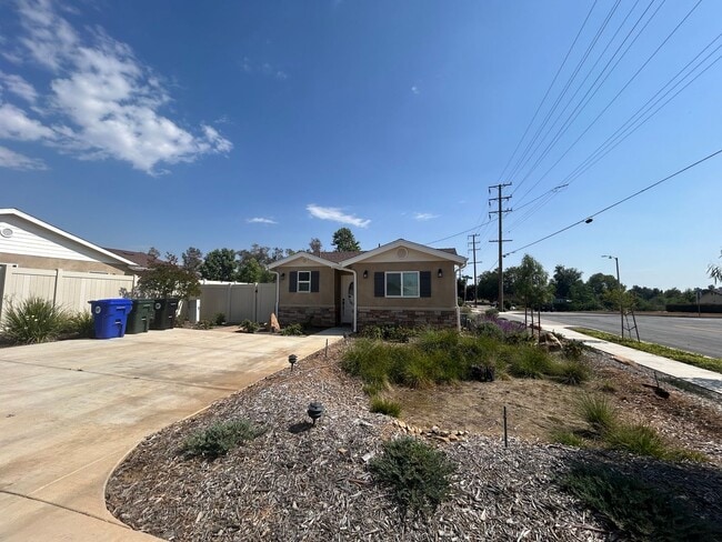 Photo - Charming 1 bedroom 1 bathroom Home in Yucaipa, Ca.