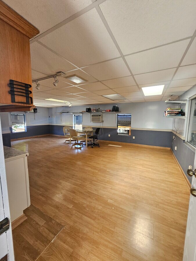 Photo - 1030 Aldgate Ave Apartments Unit Large studio room