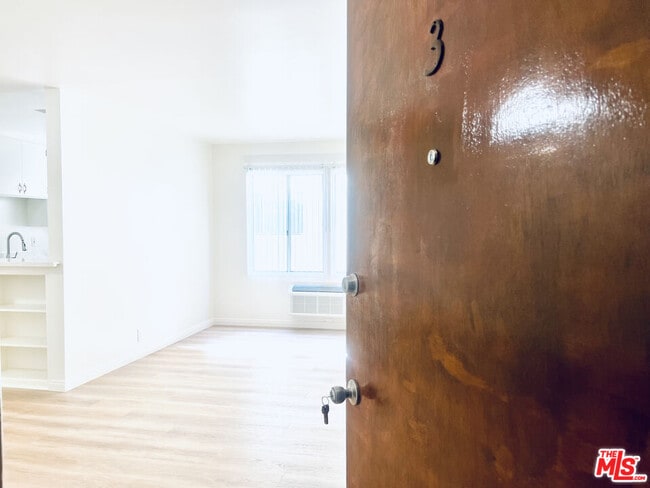 Photo - 758 N Hudson Ave Unit 3