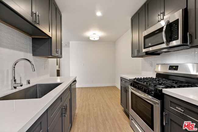 Photo - 3314 Mentone Ave Unit 8