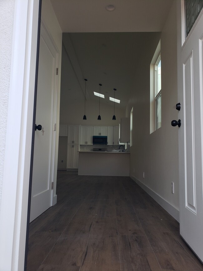 Photo - 2631 S Manhattan Pl