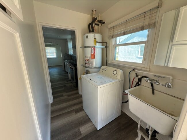 Photo - 1130 E Workman Ave