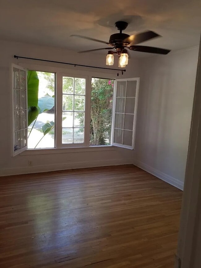 Photo - 927 Havenhurst Dr